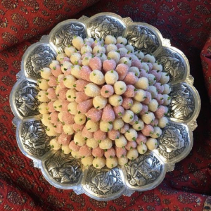 شیرینی سنتی توت